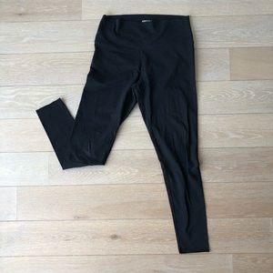 Never Worn Aritzia leggings